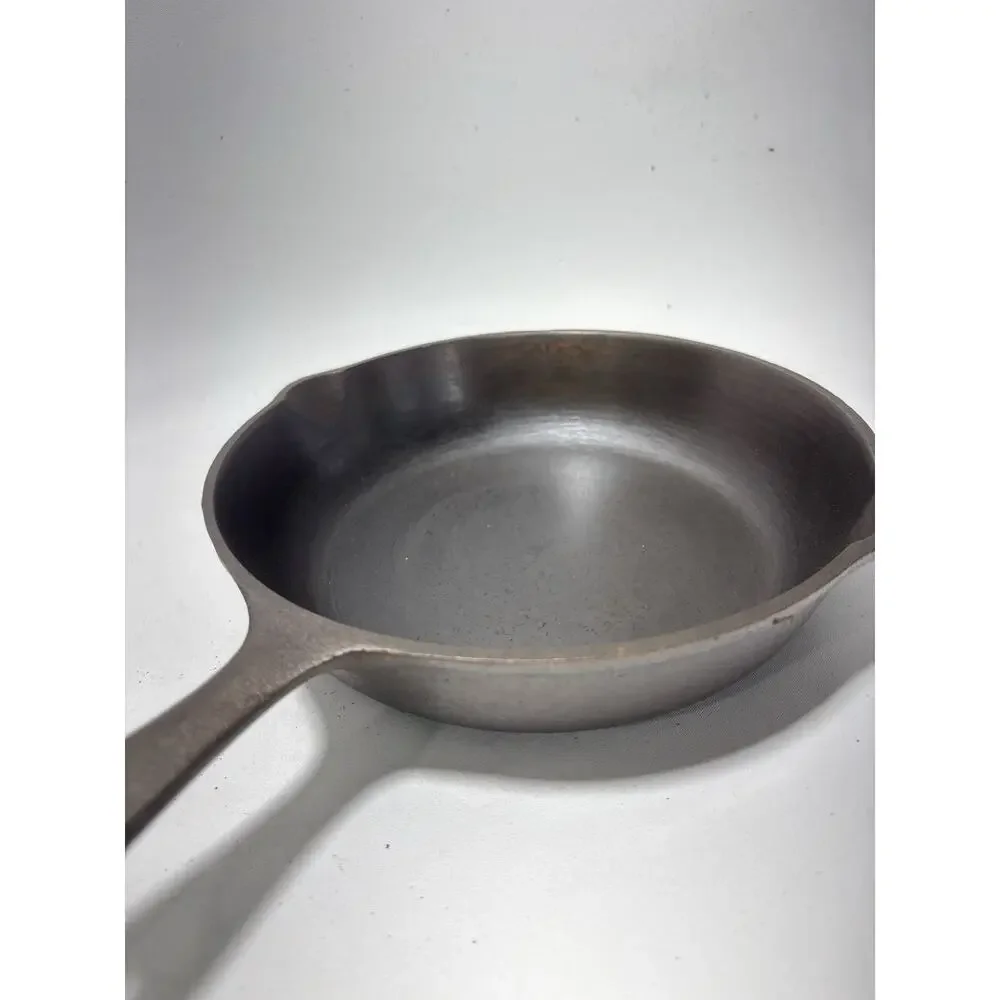 Vintage Cast Iron Skillet No 5 8 1/8” Heat Ring Restored USA